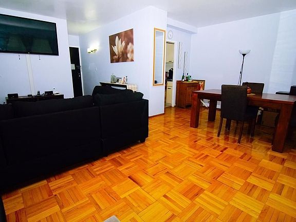 3rd image of 7 Fordham Hill Oval APT 3G