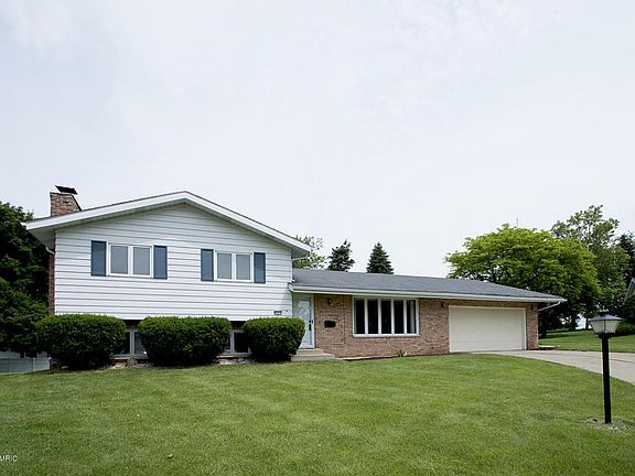 2nd image of 231 Tree Haven Ln