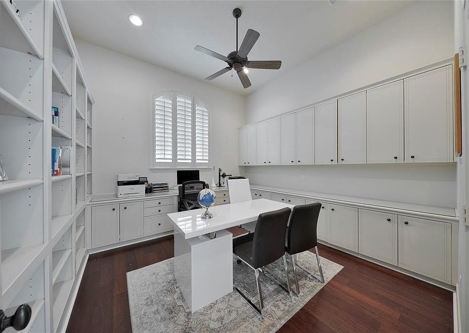 1st image of 123 S Meadowmist Cir