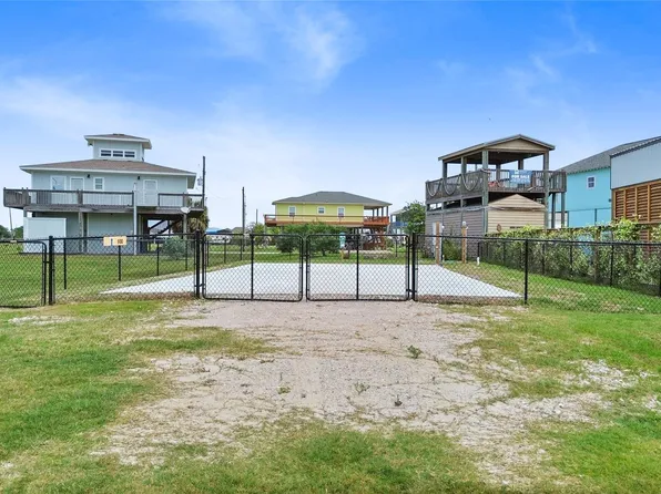 900 Salt Cedar Ln, Pt Bolivar, TX 77650