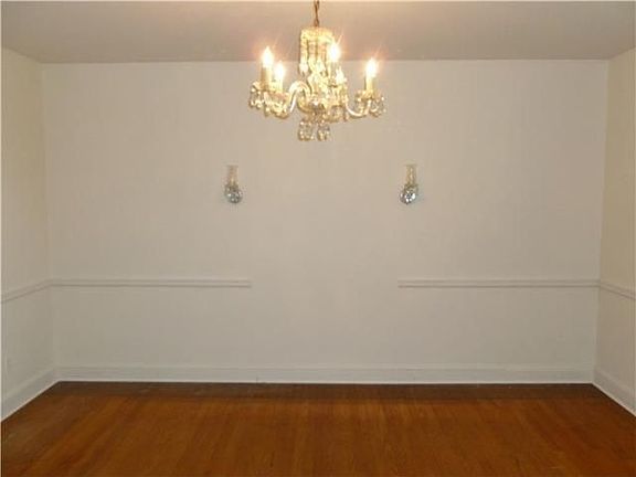 Spacious Dining Room