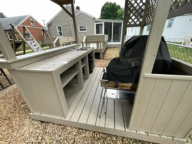 Outdoor kitchen