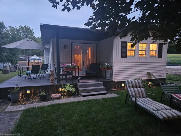 580 Beaver Creek Rd #14, Waterloo, ON N2J 3Z4