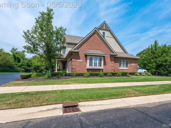 1160 Alissa Marie Dr, Highland, MI 48357