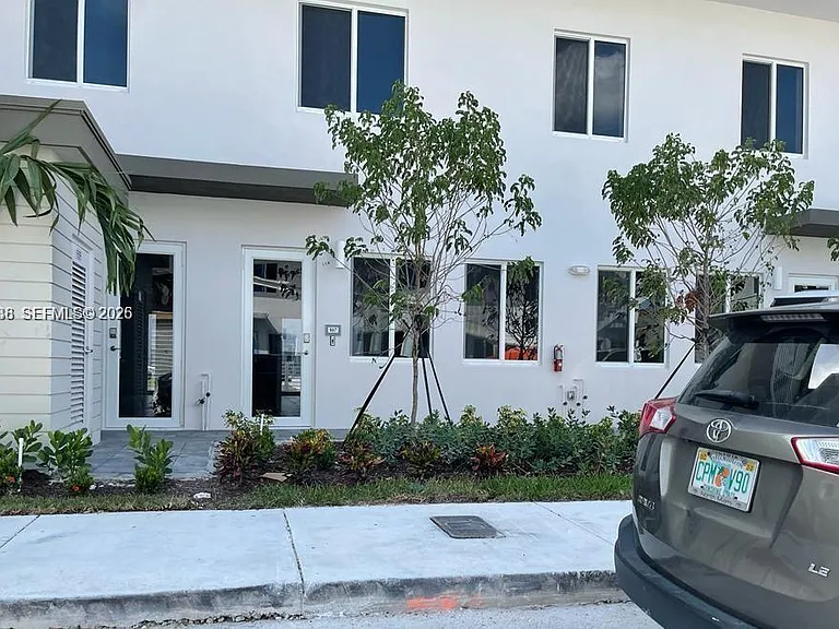 6450 NW 102nd Path #6450-07 — Photo 8