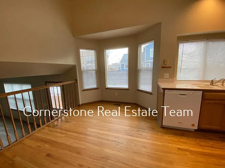 1345 Coolcrest Dr — Photo 4