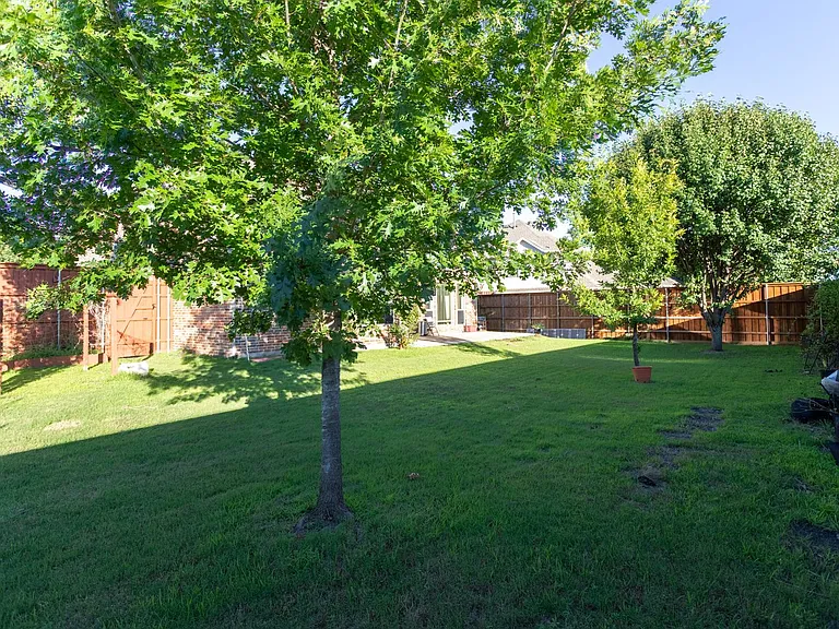 413 Brookmere Ln — Photo 27