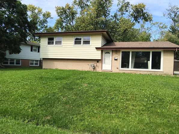 18912 Martin Ln, Country Club Hills, IL 60478