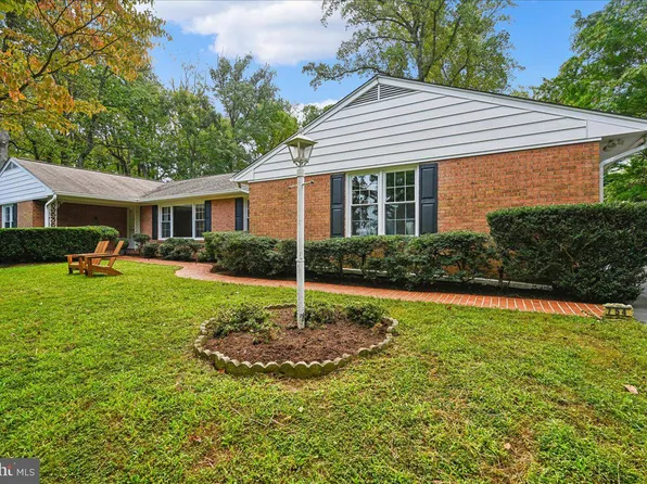 754 Carlisle Dr, Arnold, MD 21012