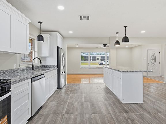 3rd image of 2032 18th St