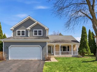 330 Indian Ridge Trl, Wauconda, IL 60084