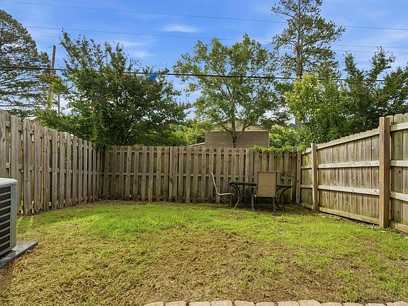 4th image of 414 Angel Grove Ln