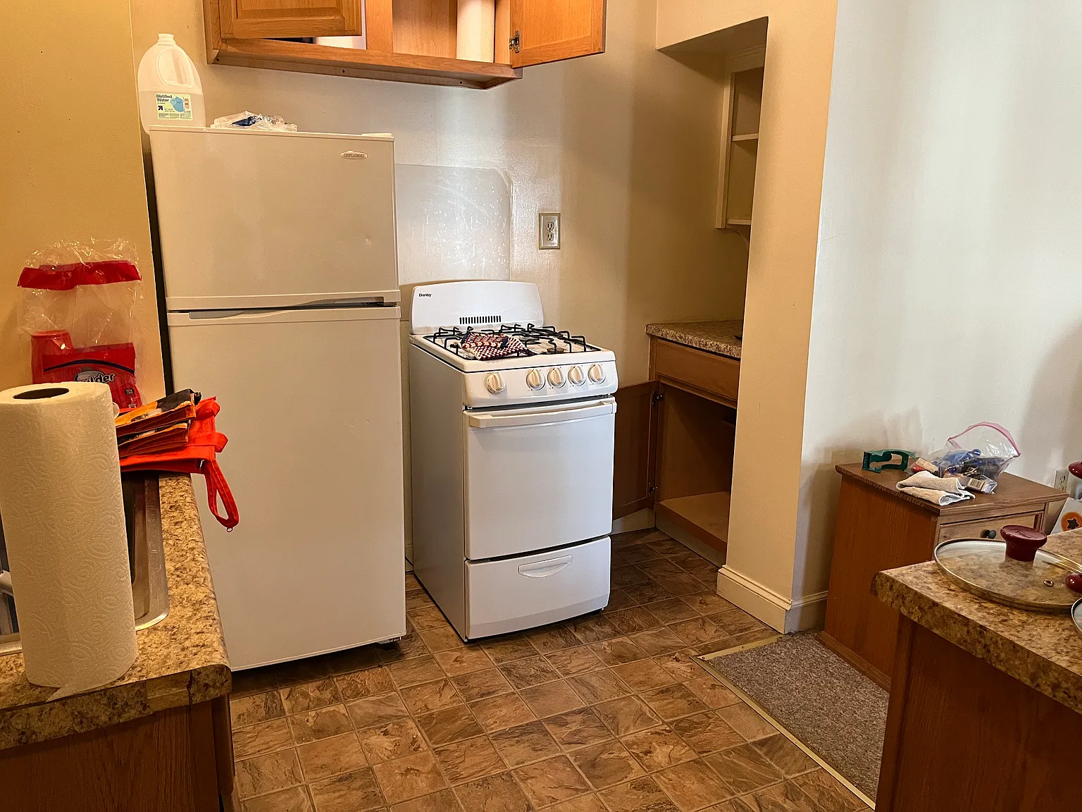 Studio, $1,200 — Photo 4