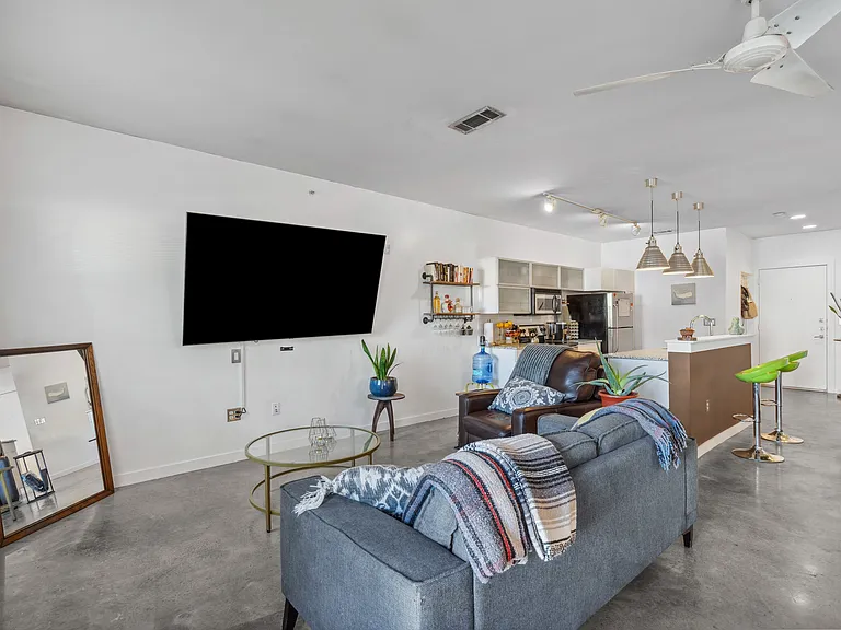 1111 S Akard St #210 — Photo 11