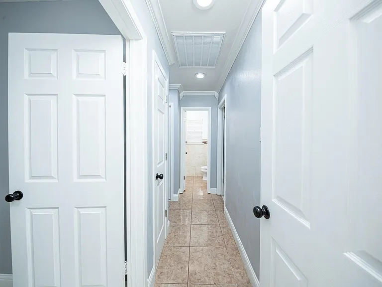 823 Parkhill St — Photo 12