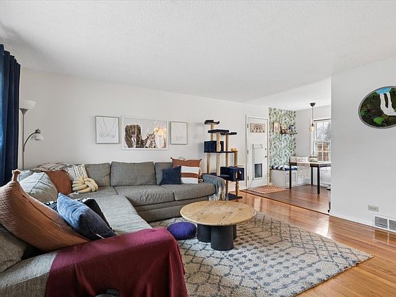 3rd image of 573 Dublin Dr