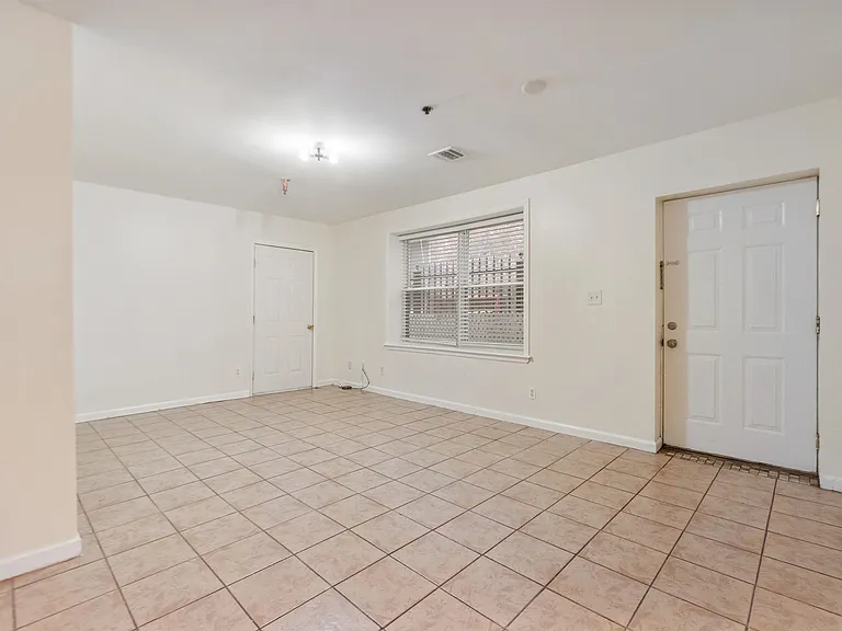 2705 Central Ave #1 — Photo 4