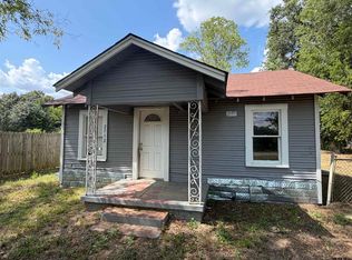 2712 W Upshur Ave, Gladewater, TX 75647