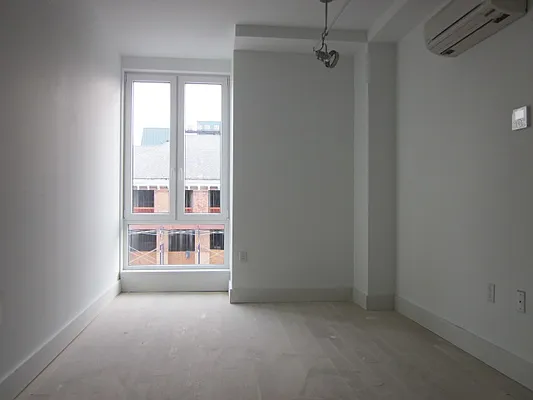 Rented by Full Time Management | media 109