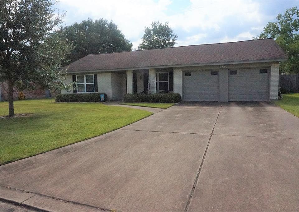 1st image of 1904 Tracy Lynn Ln