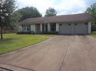 1904 Tracy Lynn Ln, Alvin, TX 77511