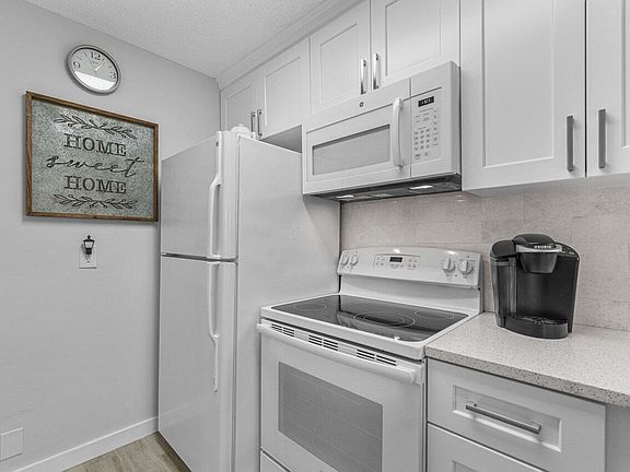 5th image of 811 Sky Pine Way APT F3