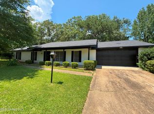 1158 Greenbriar St, Jackson, MS 39211