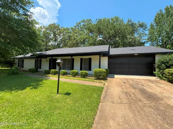 1158 Greenbriar St, Jackson, MS 39211