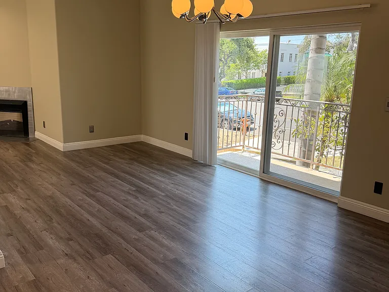 544 E Olive Ave #101 — Photo 2
