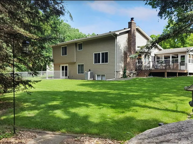 4825 Trenton Ln N — Photo 19