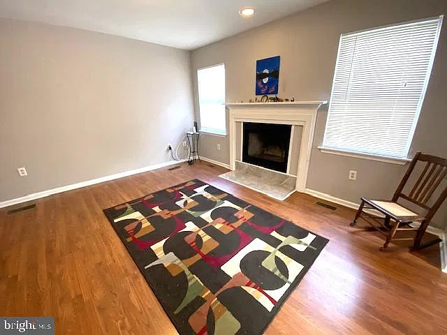 3 bed, 2.5 bath, 1874 sqft, $2,500 — Photo 3