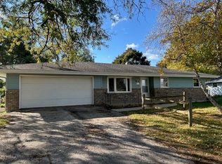 2721 Cascade Dr, Rockford, IL 61109