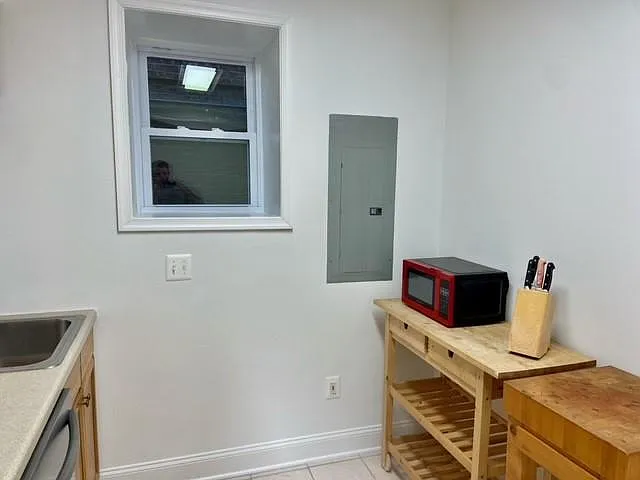2-72 V St NW #2 — Photo 7