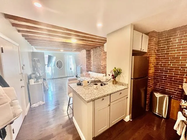 353 Hanover St #3 — Photo 9