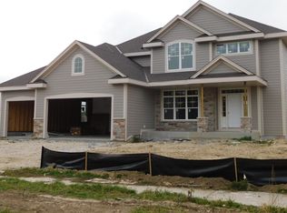 W47N817 Bobolink Ave, Cedarburg, WI 53012