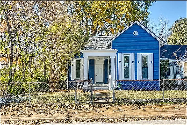 702 Stockell St