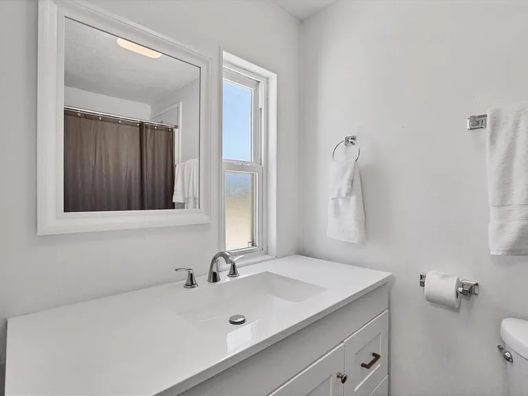 3280 Holly Ave — Photo 25