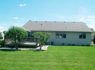 321 Armada Dr, Arlington, WI 53911