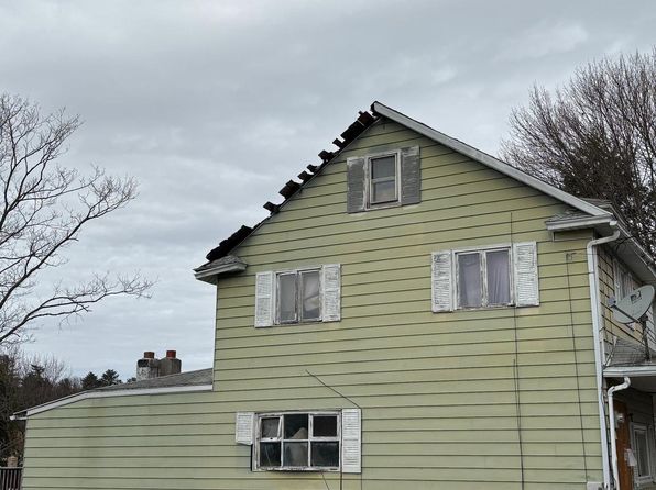 6 W Walnut St, Middleport, PA 17953