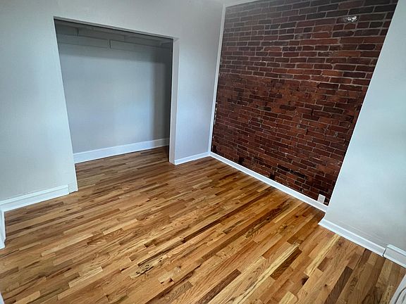 4th image of 1412 N Van Buren St #2
