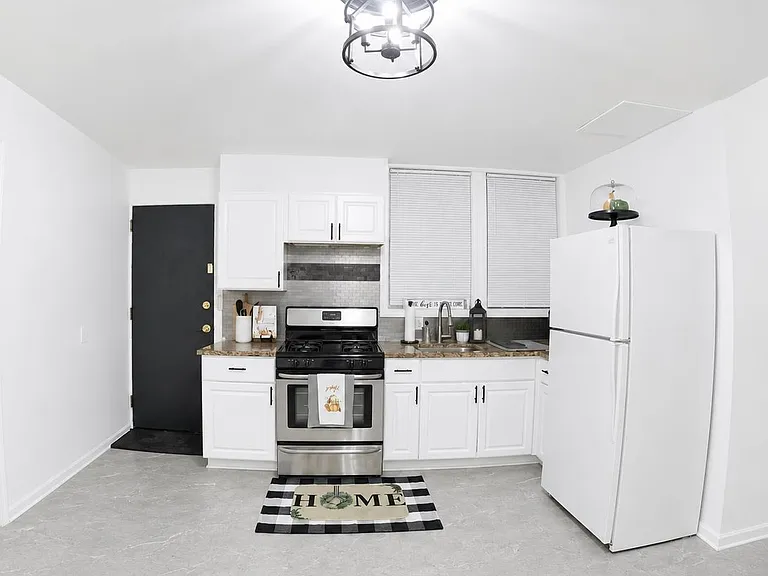 350 Princeton Ave — Photo 1