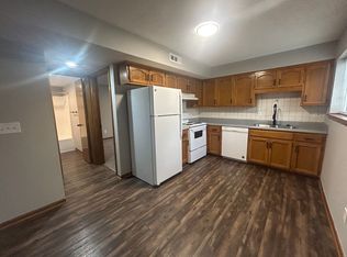 Burr Oak Woods Apartments, Blue Springs, MO 64015