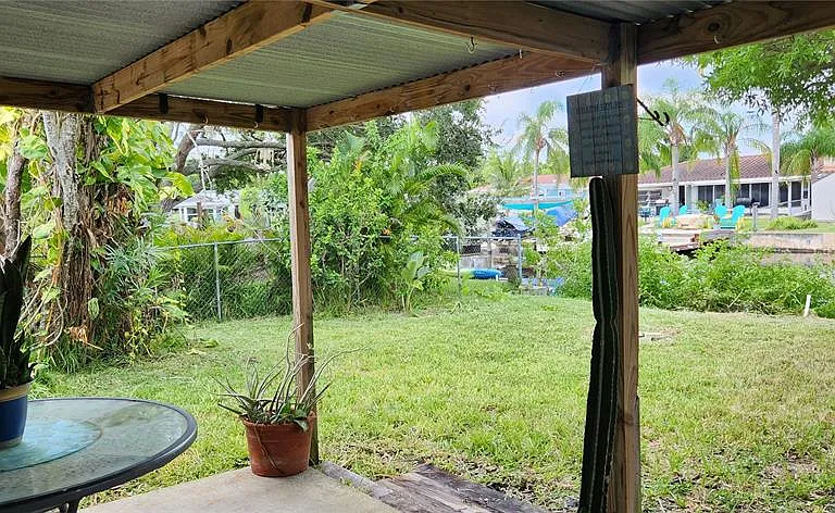 9831 Grace Dr — Photo 14