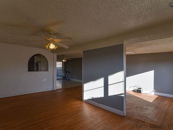 5th image of 2815 Featherston Ave