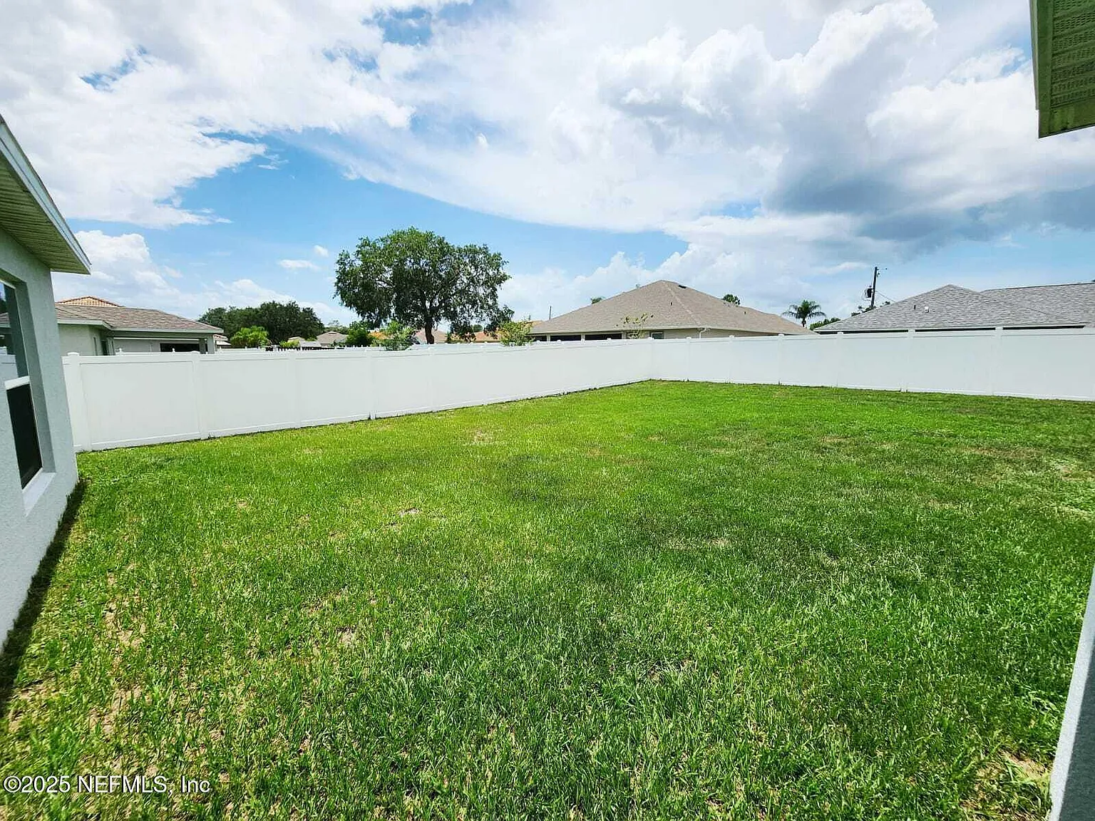 3 bed, 2.0 bath, 1500 sqft, $1,950 — Photo 3