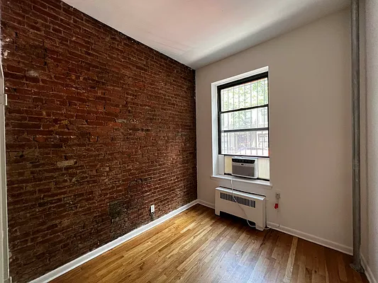 Rented by Salon Realty Corp | media 2