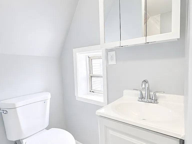 369 S 19th St #3 — Photo 8
