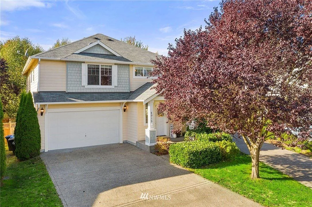 4 bed, 2.5 bath, 2467 sqft, $2,900 — Photo 1