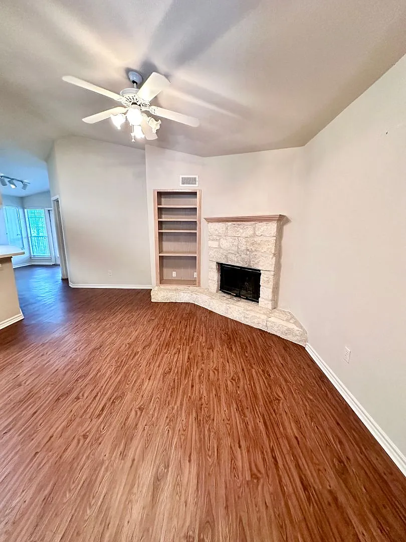 Resort Pool + Attached Garage + Pet Friendly = Dreamy Living — Photo 4