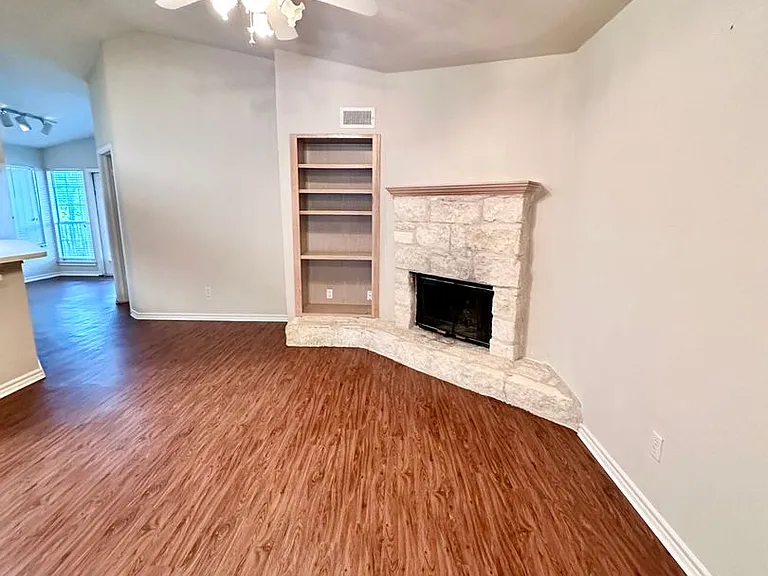6804 N Capital Of Texas Hwy #422 — Photo 4